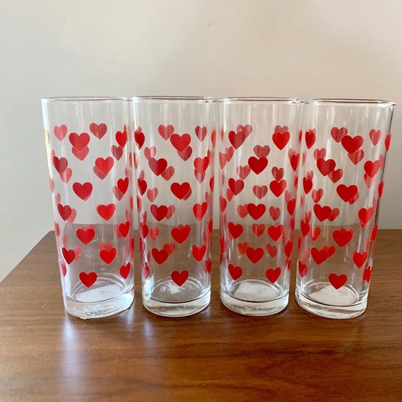 ❌Sold❌ Red Heart Juice Glass Tall Tumblers NWT - Picture 2 of 8